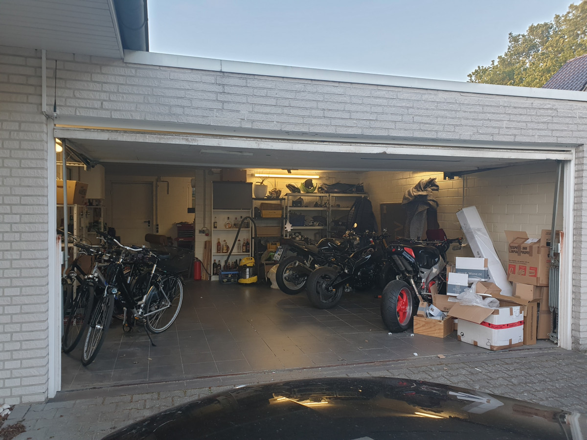 Garage von vorne