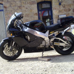 YZF 750 R