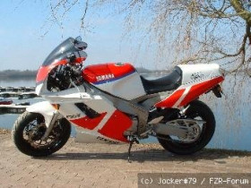 FZR 1000
