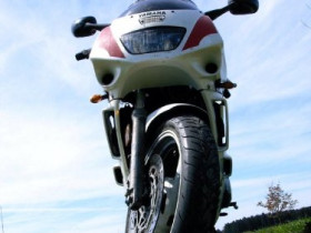 FZR 600 3HE Front