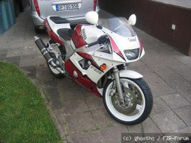 Yamaha FZR 400 R Exup