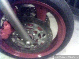 rote felge + zange
