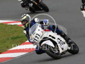 Fzr 600 3he auf den Rundkurs