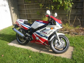 FZR 600 007klein.jpg