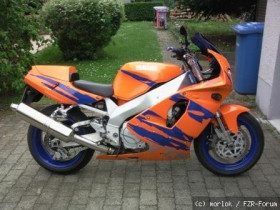 YZF 750
