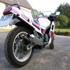 FZ 750